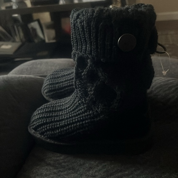 GIRL UGG BOOTS - Picture 4 of 7